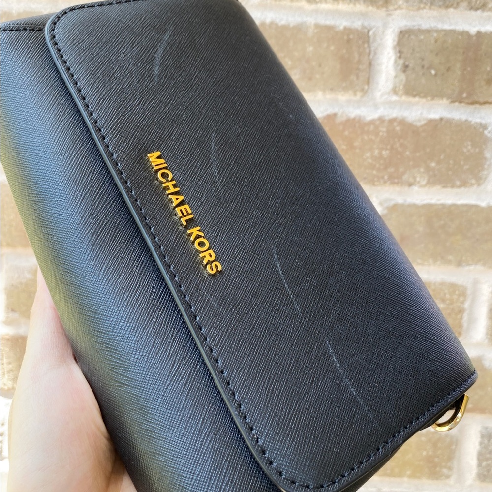 ‼️SALE‼️👜💕Michael Kors medium crossbody black - Picture 2 of 8